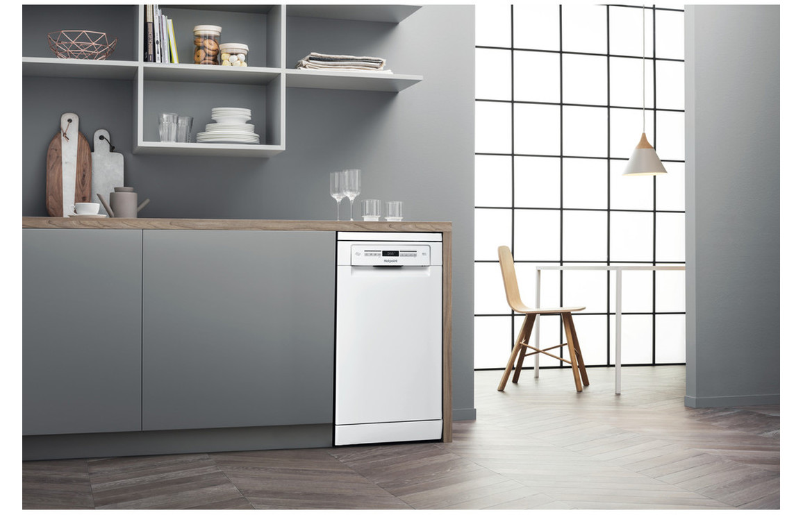 Hotpoint HSFO 3T223 W X UK N F/S Slimline 10 Place Dishwasher - St/Steel - Image 4