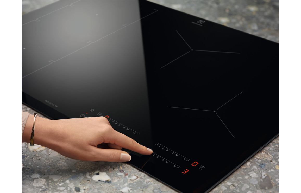 Electrolux KIV834 80cm Induction Hob - Black - Image 3