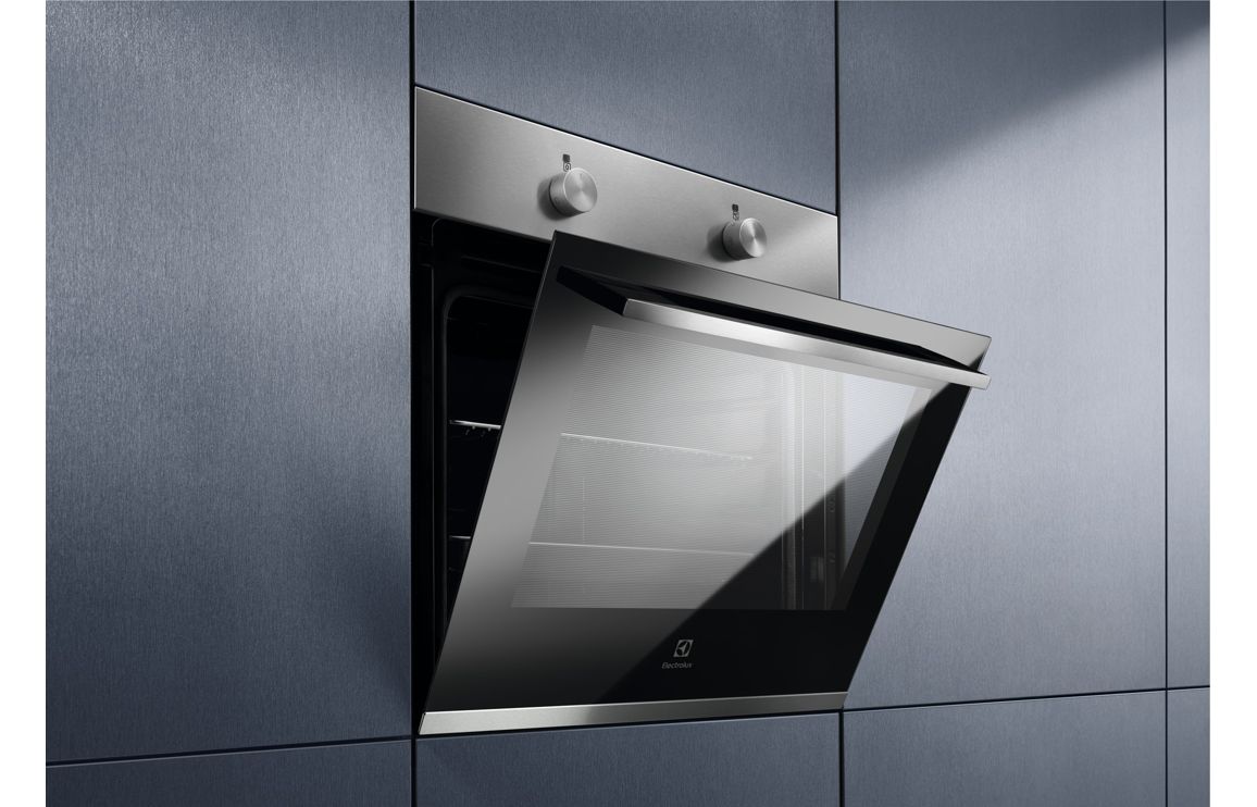 Electrolux KOHLH00BX Stainless Steel Single Electric Oven - Image 4