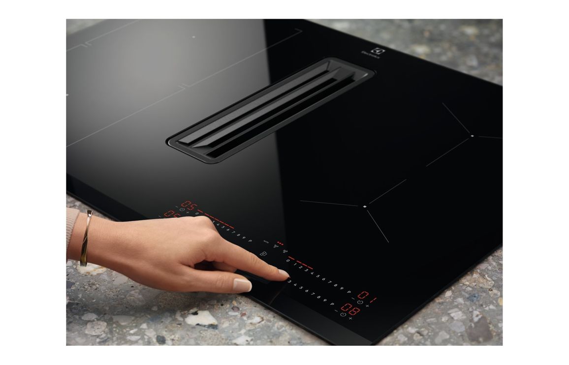 Electrolux LCC83443 80cm Venting Flex Induction Hob - Black Glass - Image 4