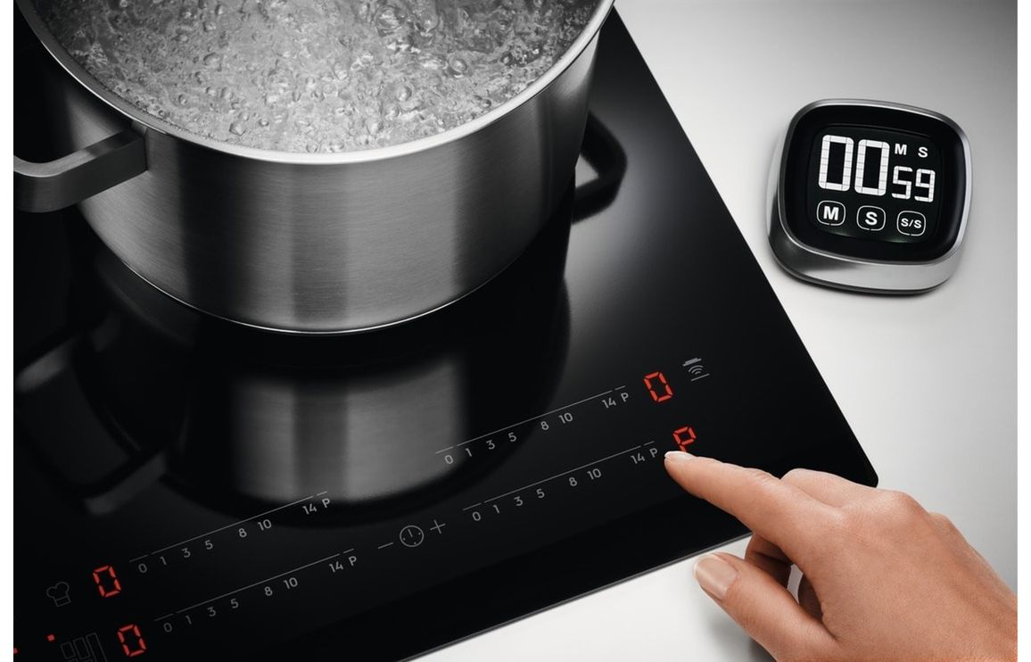 Electrolux LIT6043 60cm Induction Hob - Black - Image 2