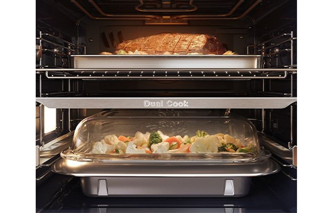 Samsung Bespoke Series 5 NV7B5775XAK/U4 Oven with Dual Cook Flex - Black Glass - Image 9