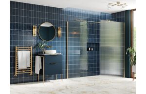 Iconix 800mm Fluted Wetroom Panel & Side Panel Arm - Brushed Brass